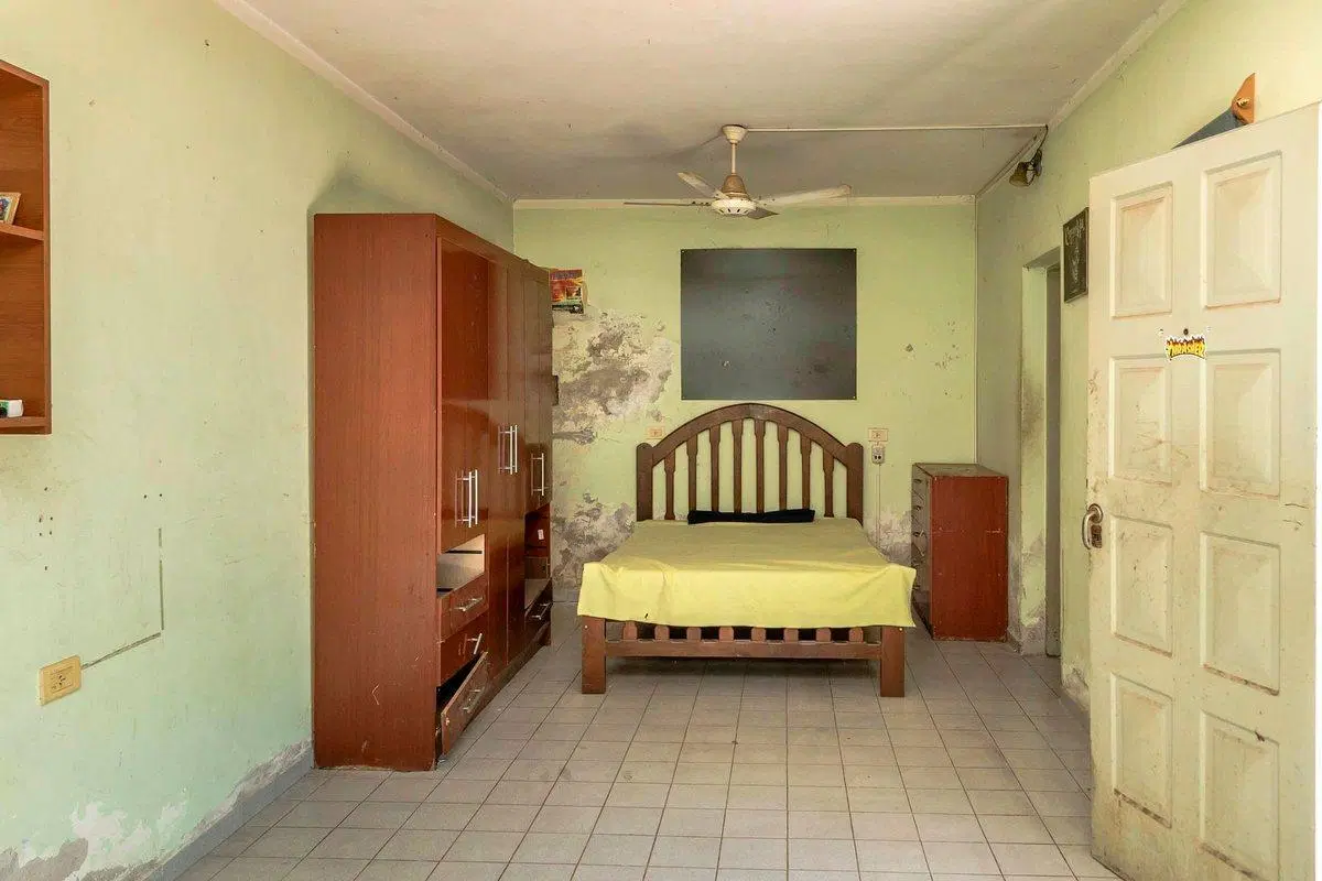 CASA EN VENTA BARRIO INTERSINDICAL ZONA SUR 3 DORM 4
