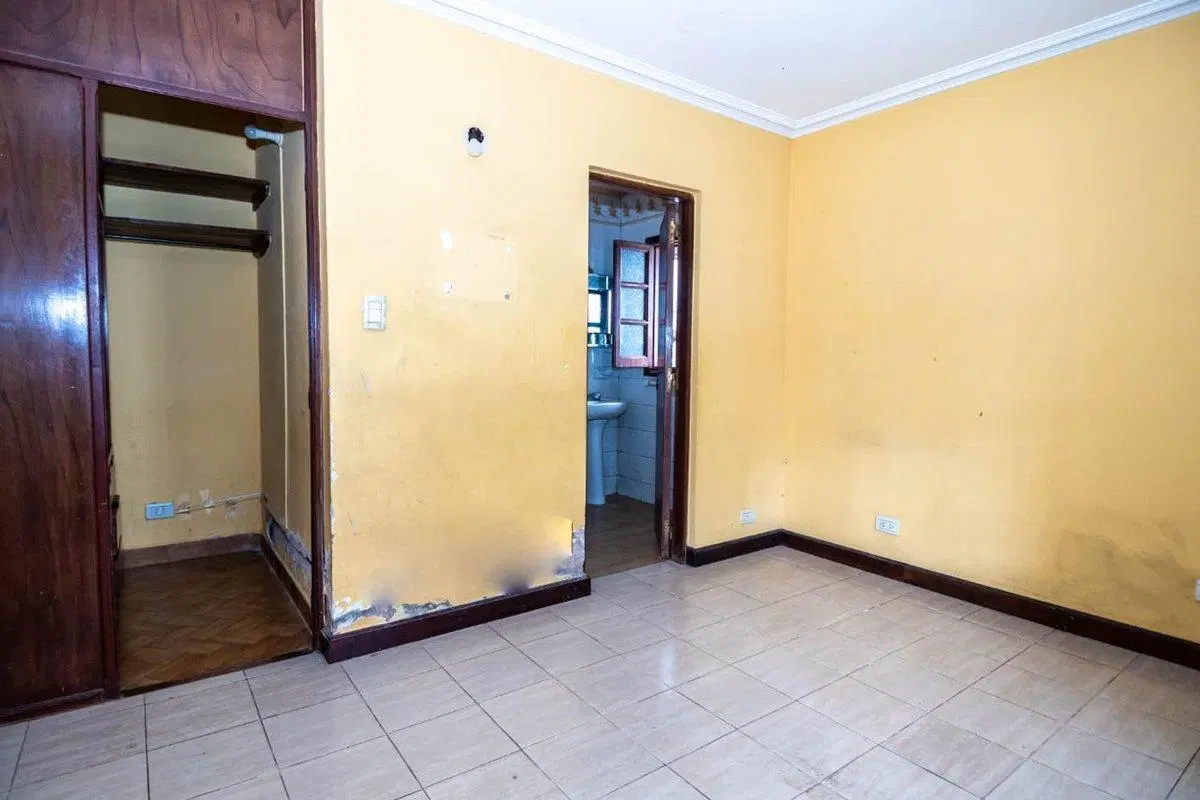 CASA ALQUILER COMERCIAL AV REYES CATOLICOS 4