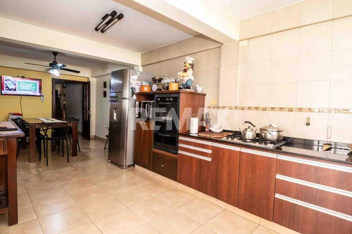 CASA VENTA EN SAN CARLOS ZONA SUR 5 DORMITORIOS 5