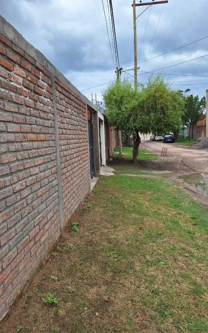CASA VENTA B° SCALABRINI ORTIZ ZONA ESTE 2 DORM 2