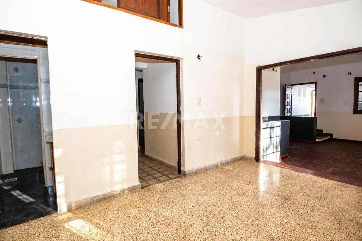 CASA 4 DORMITORIOS VENTA O PERMUTA ZONA SUR 2