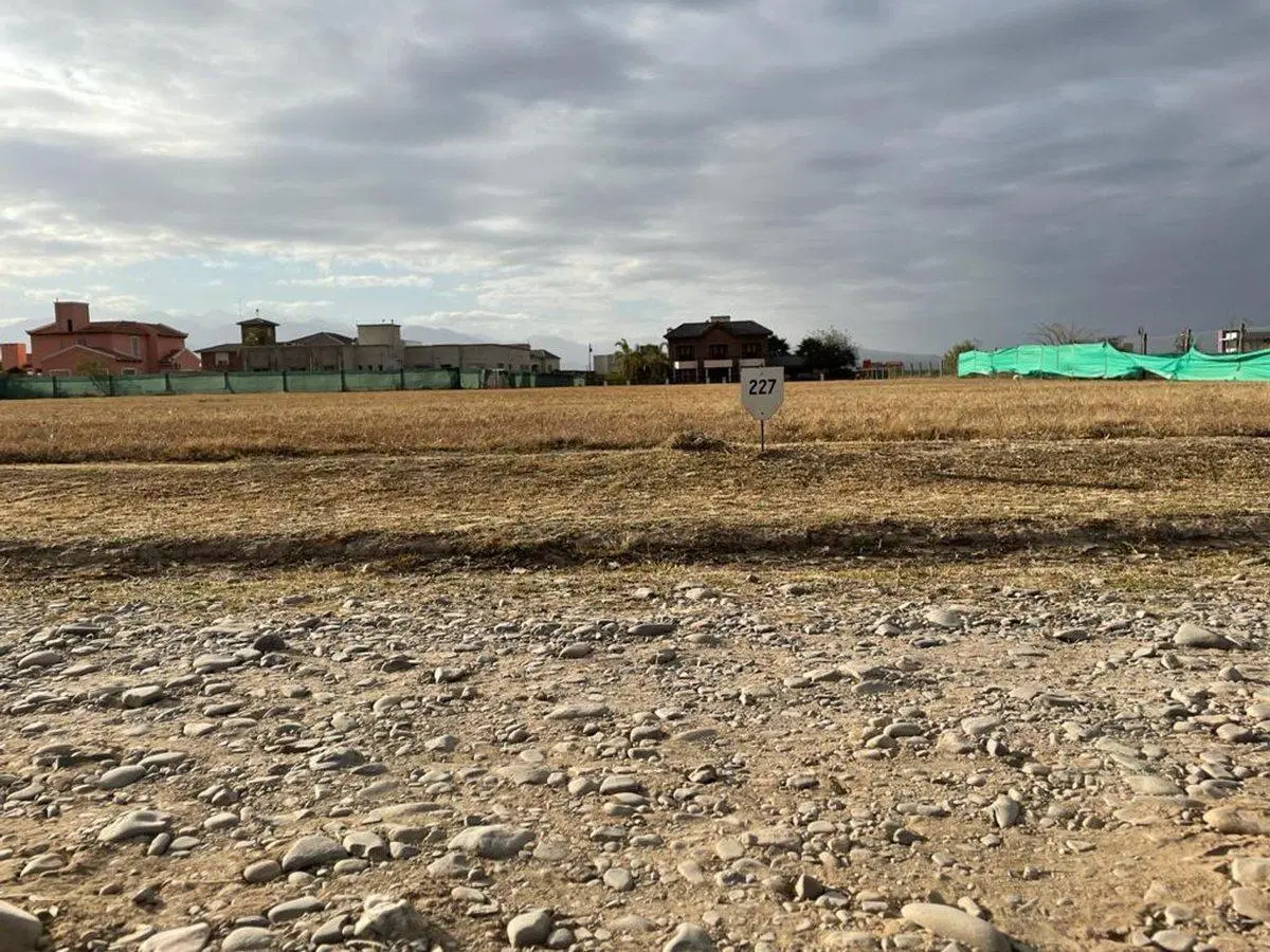 VENTA TERRENO CLUB DE CAMPO EL AYBAL  1RA CUADRA 3