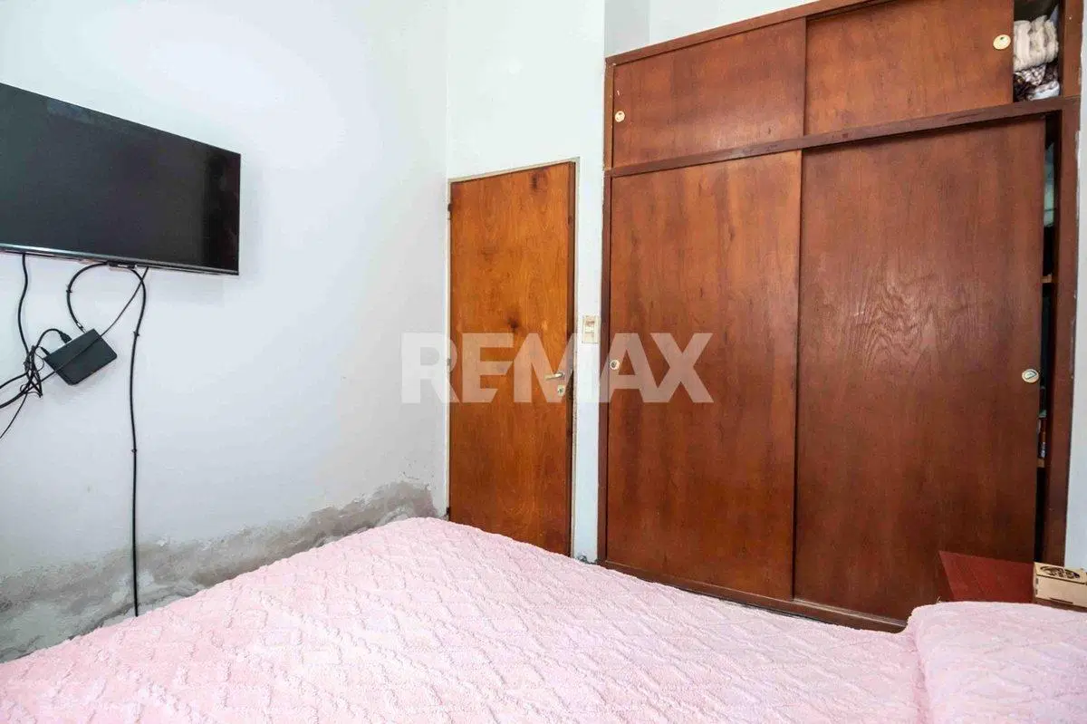 CASA VENTA LOS LAPACHOS ZONA SUR 3 DORM Y COCHERA 3