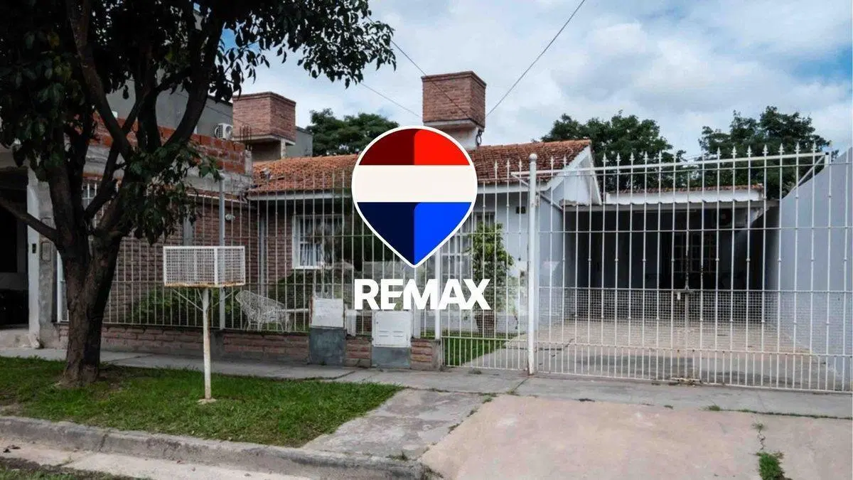 CASA VENTA LOS LAPACHOS ZONA SUR 3 DORM Y COCHERA 5