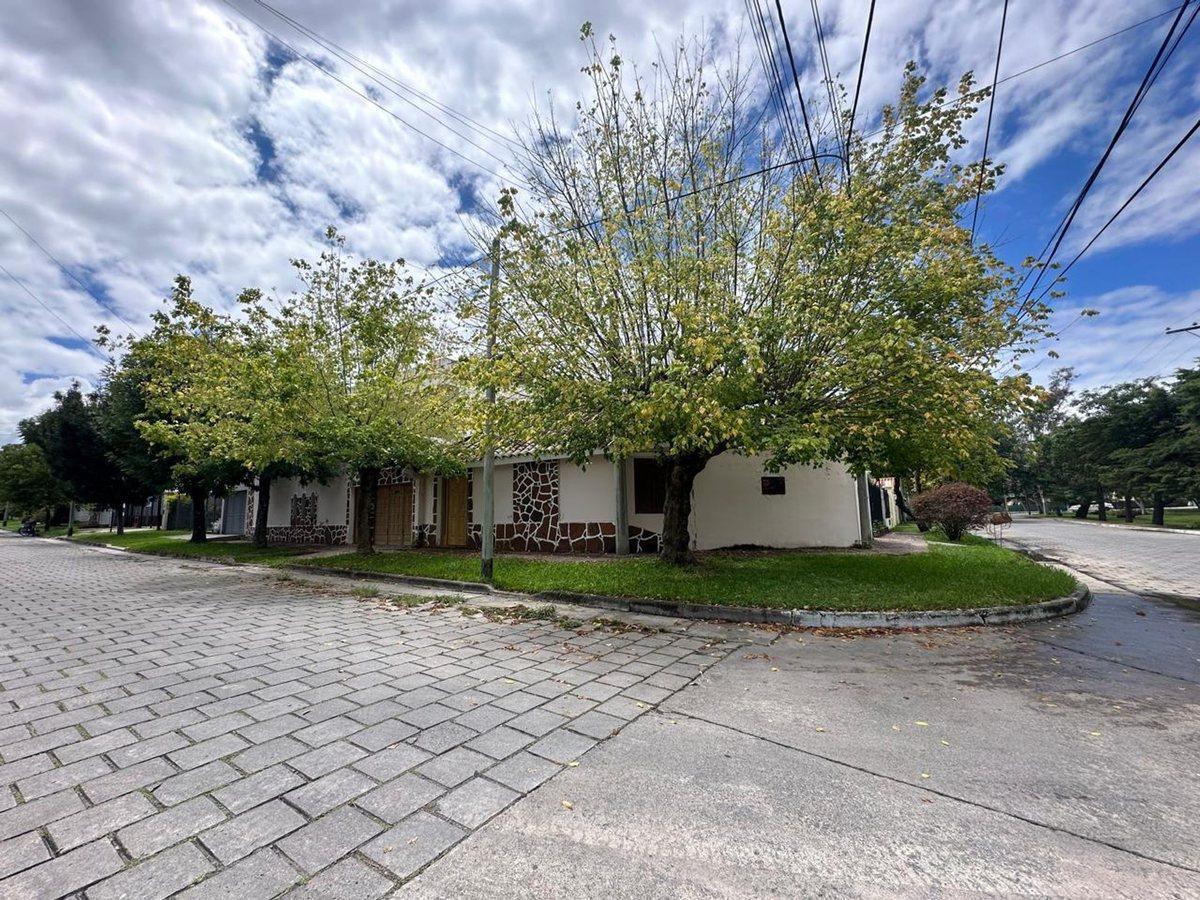 CASA EN VENTA LOS PINOS 2 DORM APTA CREDITO