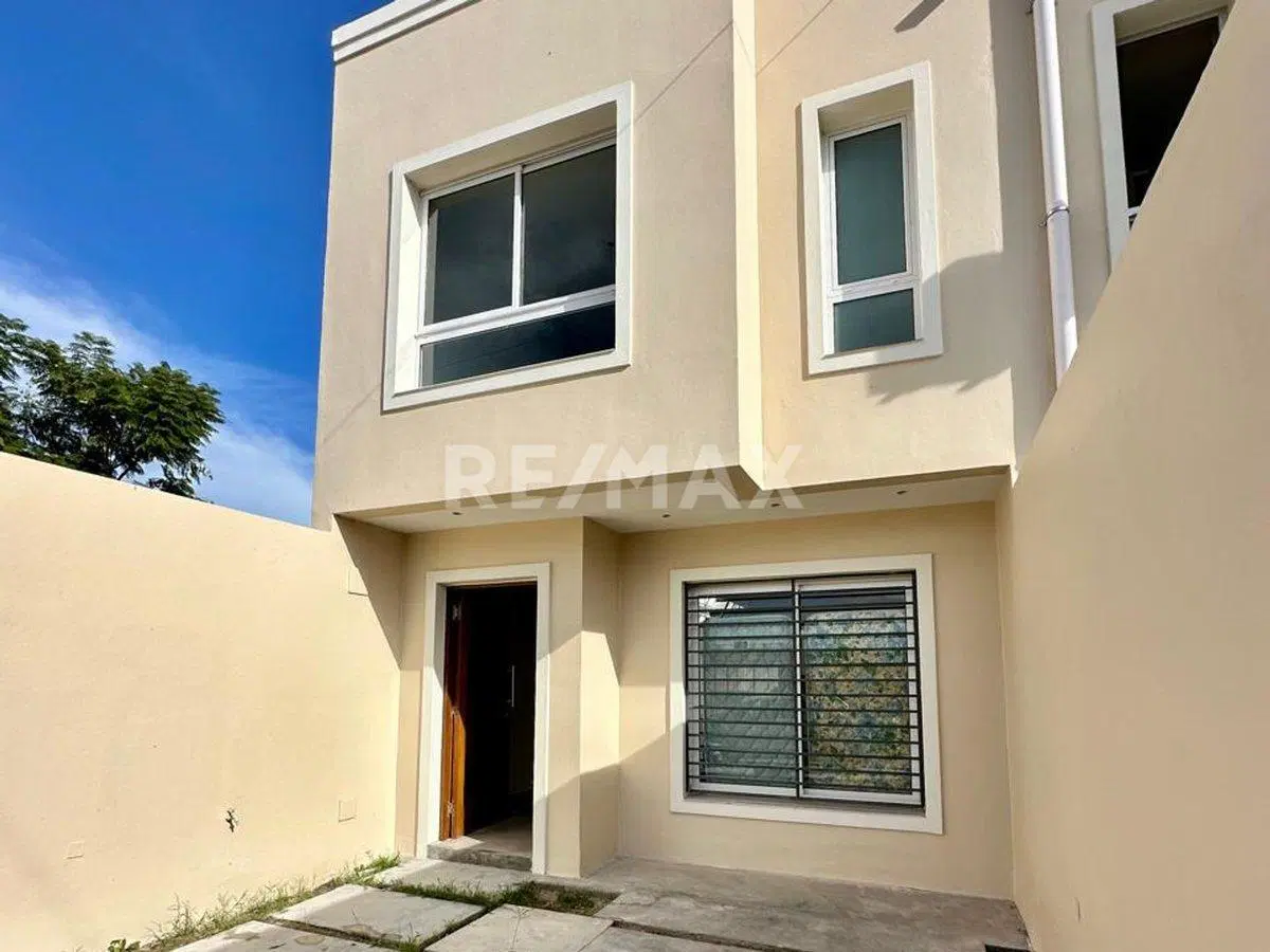 CASA DUPLEX 3 DORMITORIOS VENTA B°PORTAL DE LESSER 5