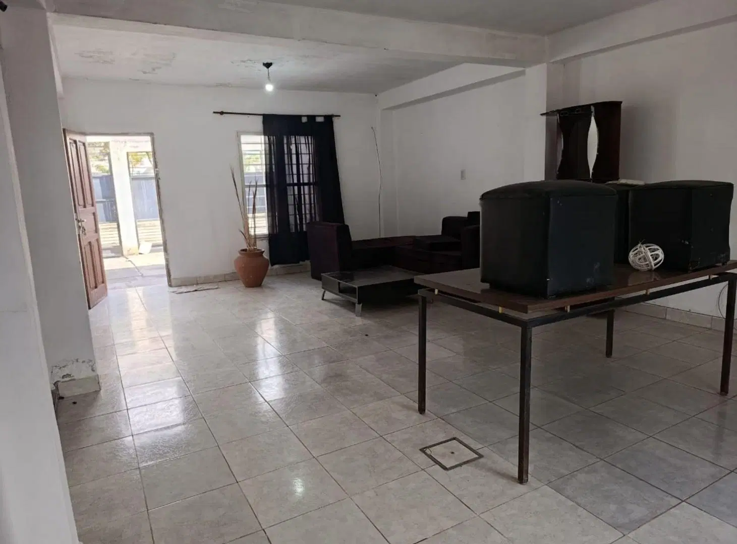 CASA EN ALQUILER BARRIO EL HUAICO SEMIAMOBLADA 2