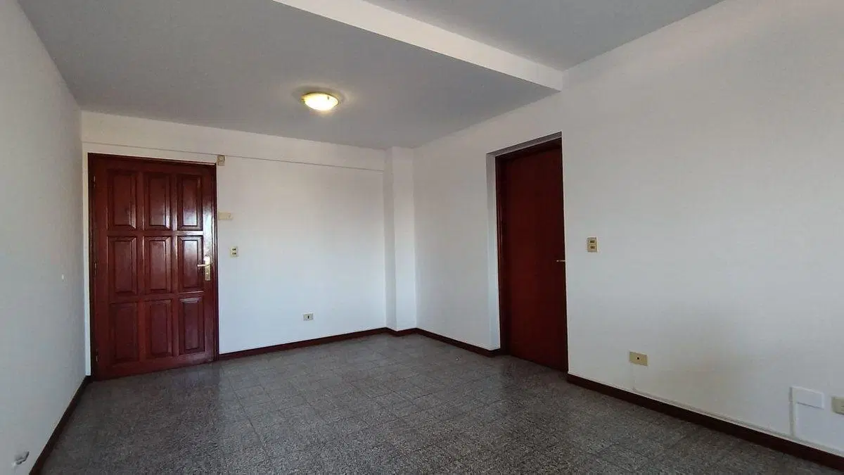 DEPARTAMENTO SEMIPISO 4 DORM VENTA MACROCENTRO 4