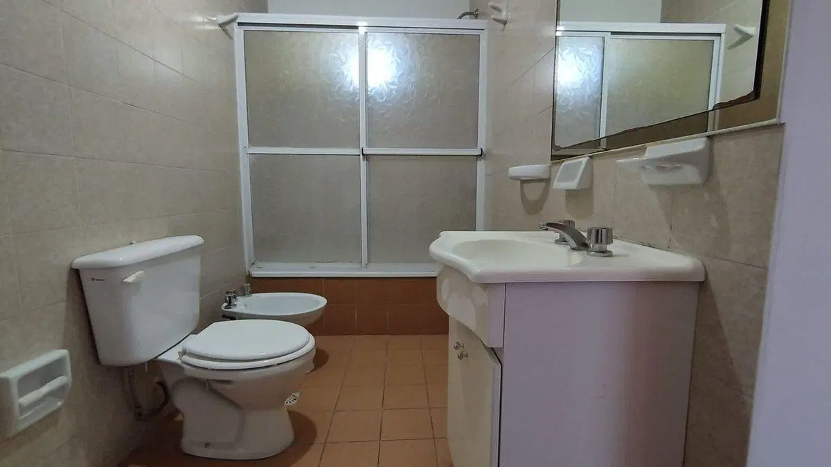 DEPARTAMENTO SEMIPISO 4 DORM VENTA MACROCENTRO 2