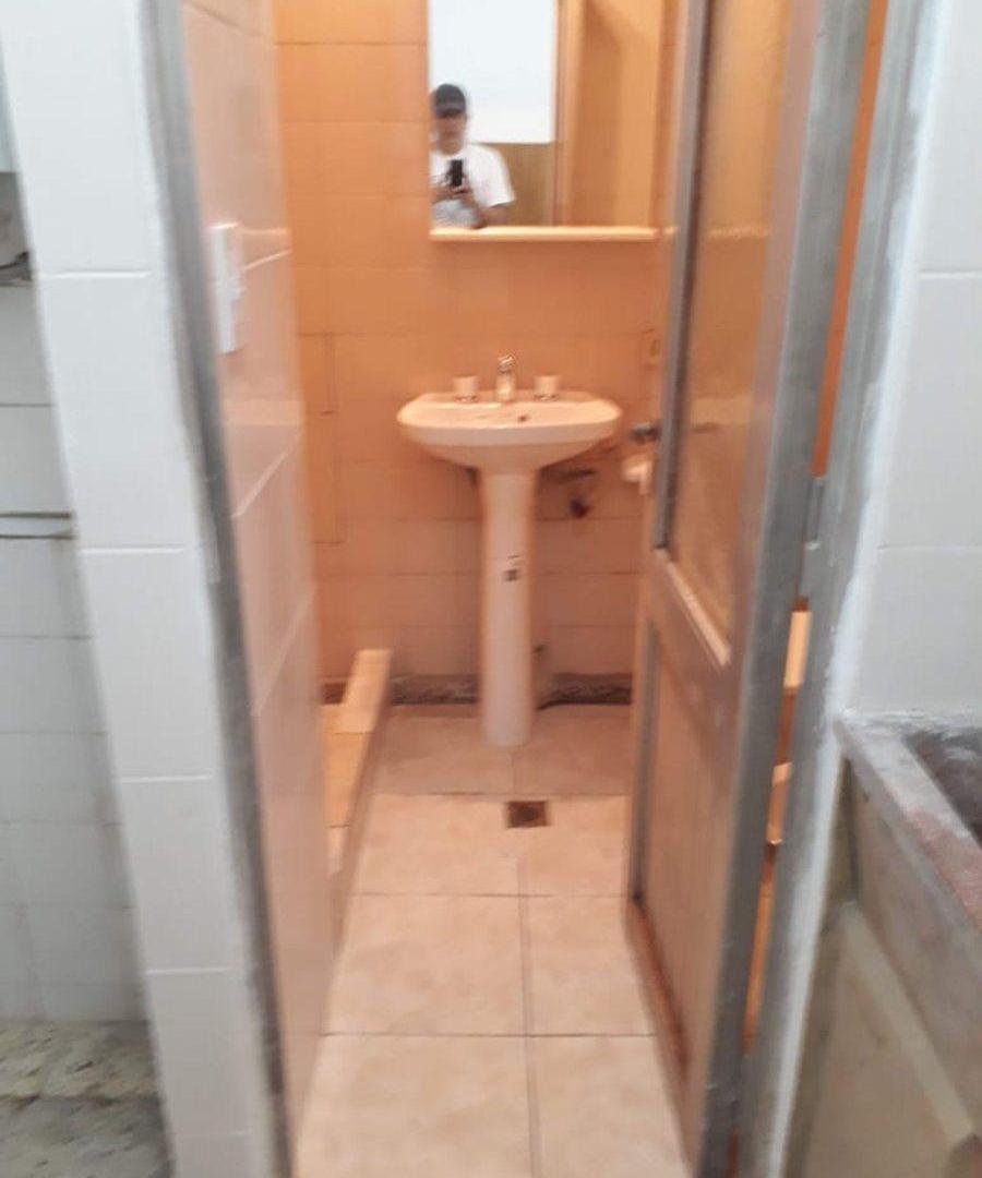 CASA 2 DORM + LOCALES VENTA COMERCIALES CENTRO