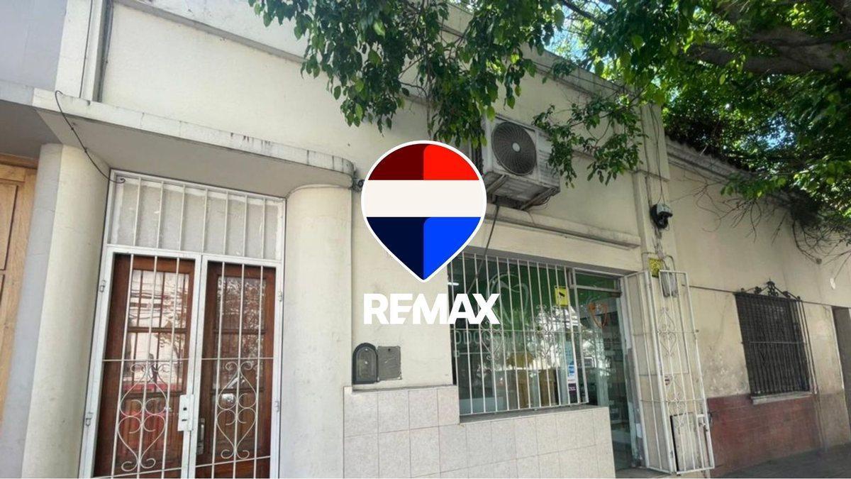 CASA 2 DORM + LOCALES VENTA COMERCIALES CENTRO