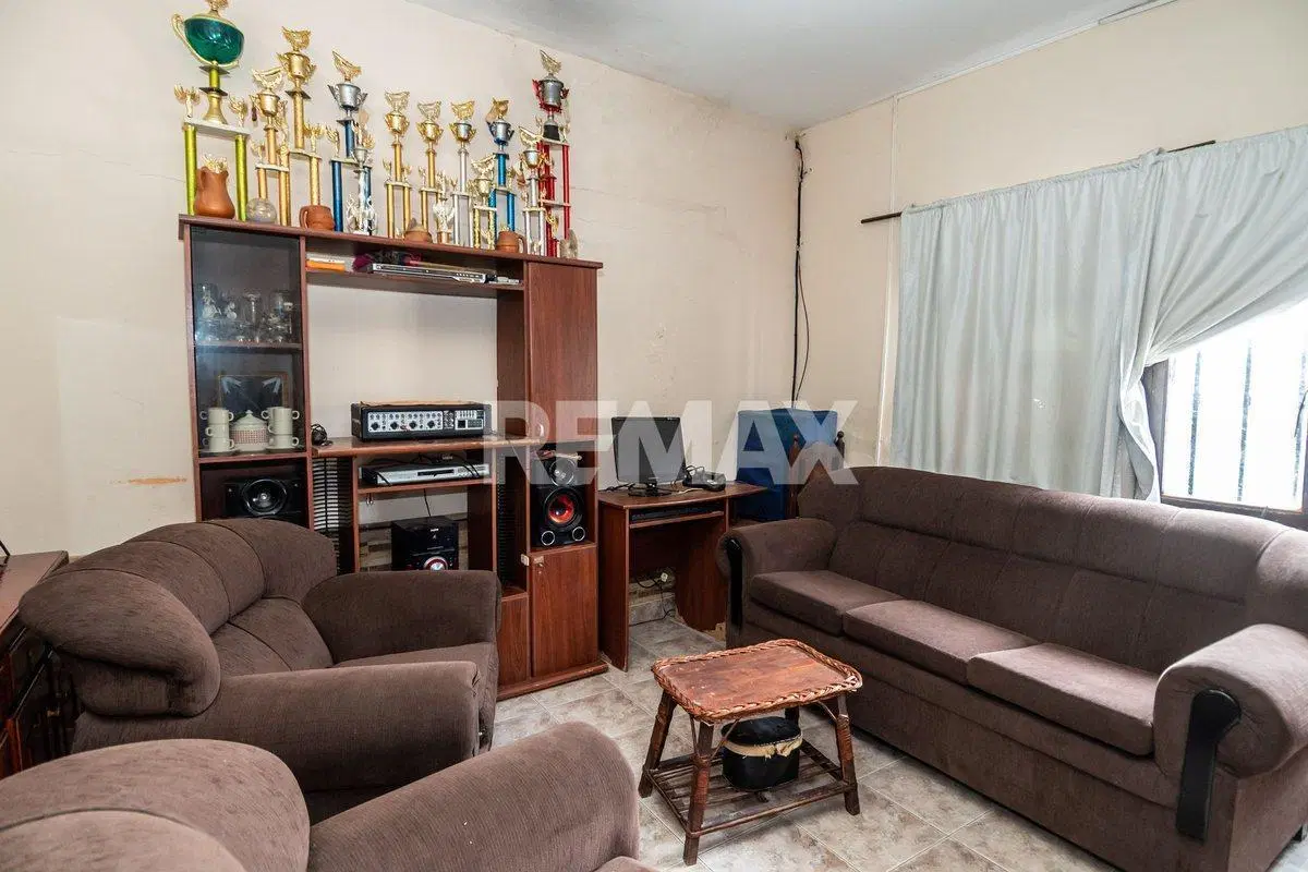 CASA 3 DORM MAS DEPARTAMENTO VENTA ZONA SUR 4