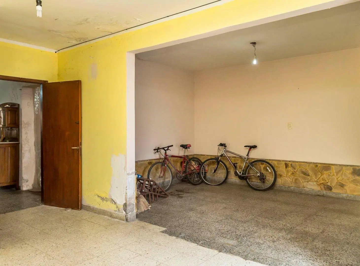 CASA EN VENTA C/ LOCAL Y 3 DEPTOS EN MACROCENTRO 4