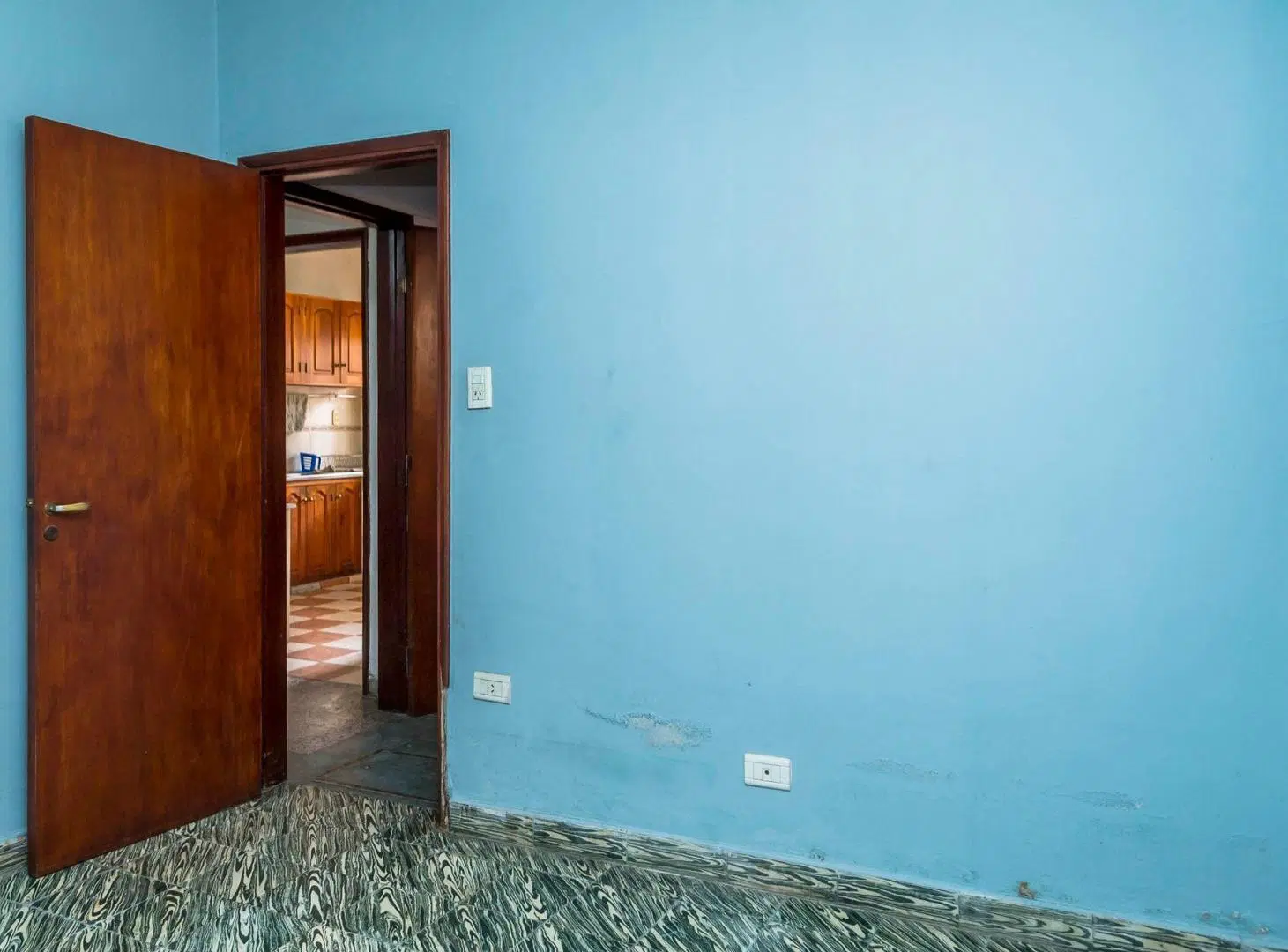 CASA EN VENTA C/ LOCAL Y 3 DEPTOS EN MACROCENTRO 3