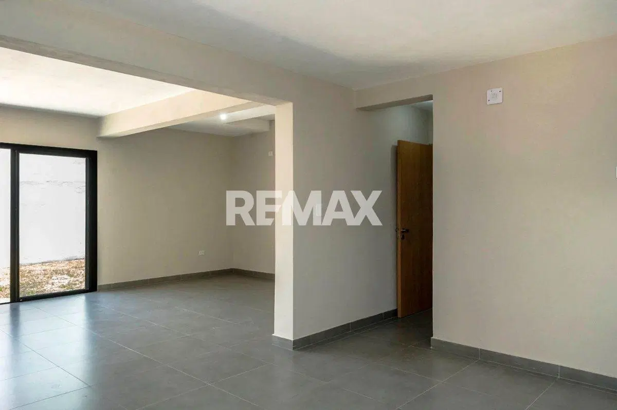 CASA EN ESQUINA VENTA UNIVERSIDAD CATOLICA 4