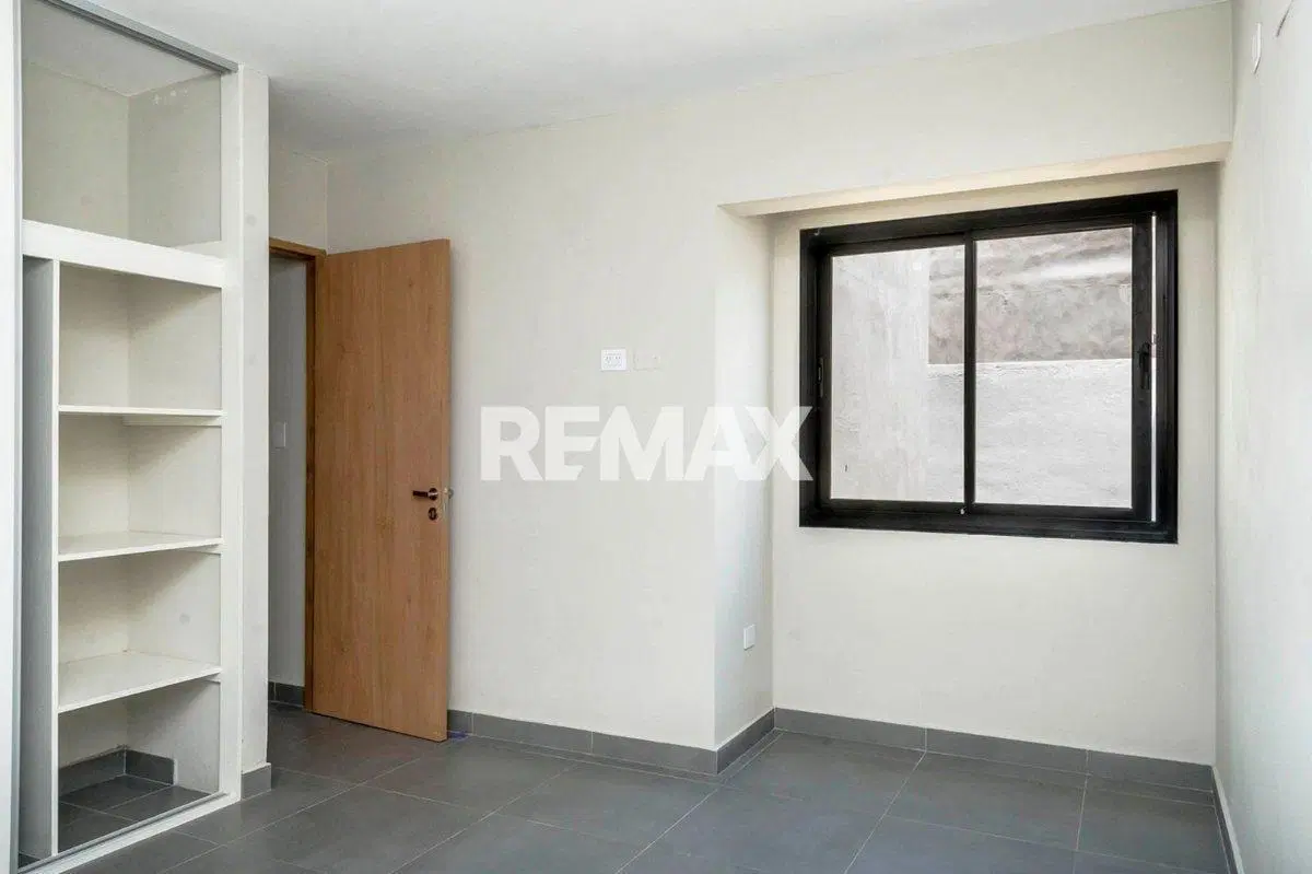 CASA EN ESQUINA VENTA UNIVERSIDAD CATOLICA 5
