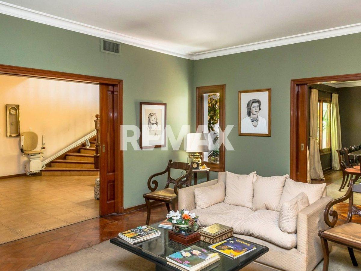 CASA 5 DORMITORIOS VENTA CENTRO 10 AMBIENTES