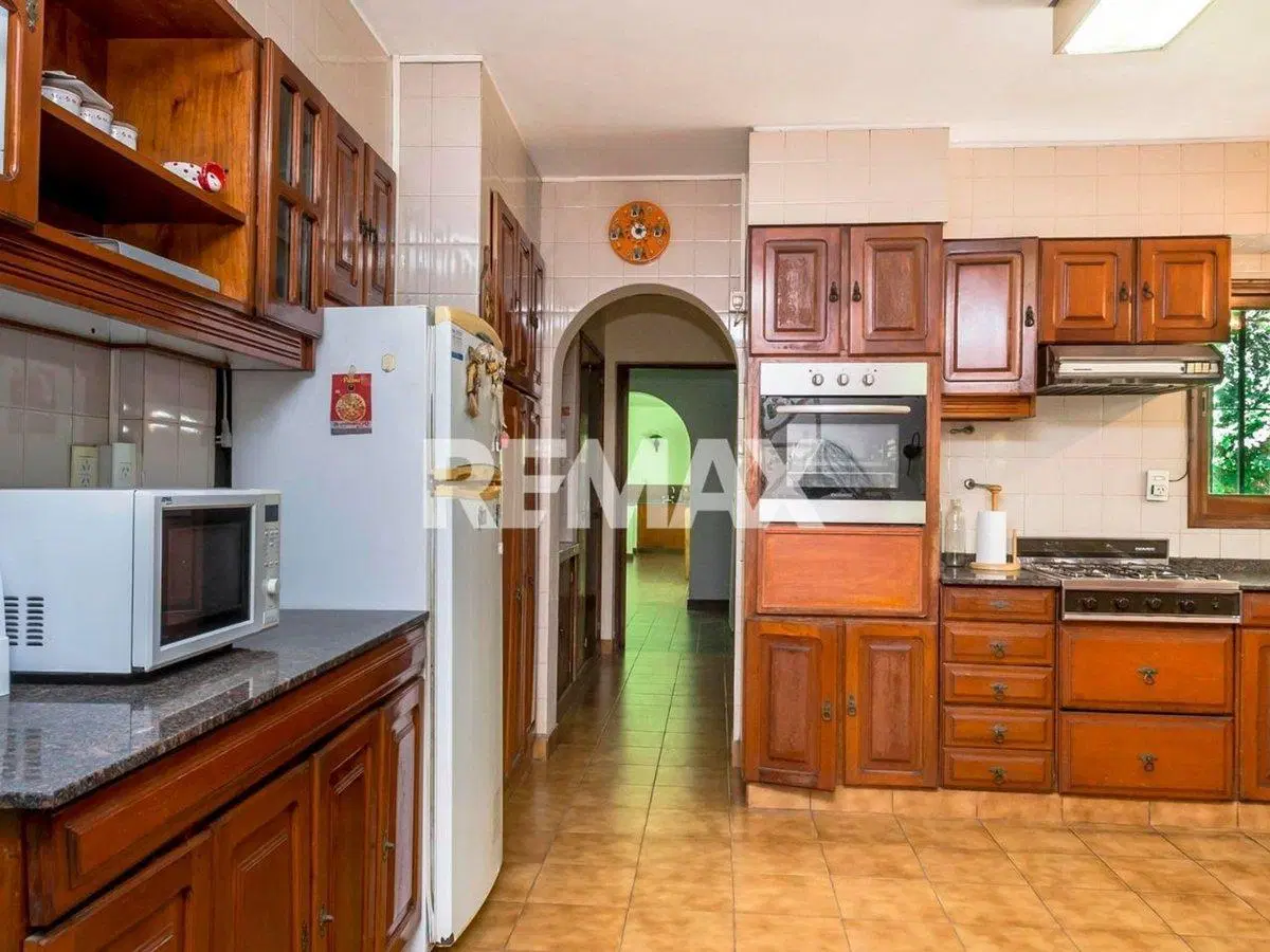 CASA 5 DORMITORIOS VENTA CENTRO 10 AMBIENTES 5