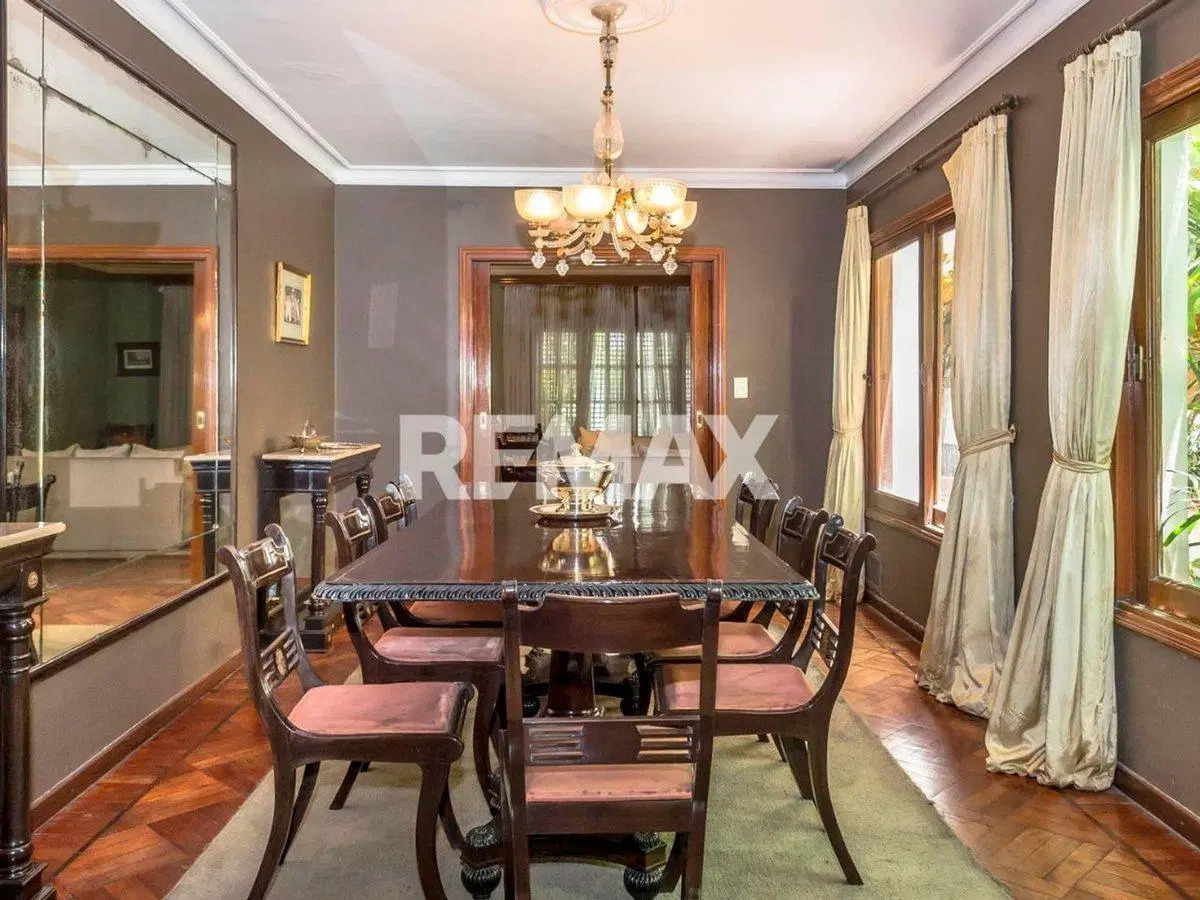 CASA 5 DORMITORIOS VENTA CENTRO 10 AMBIENTES 2