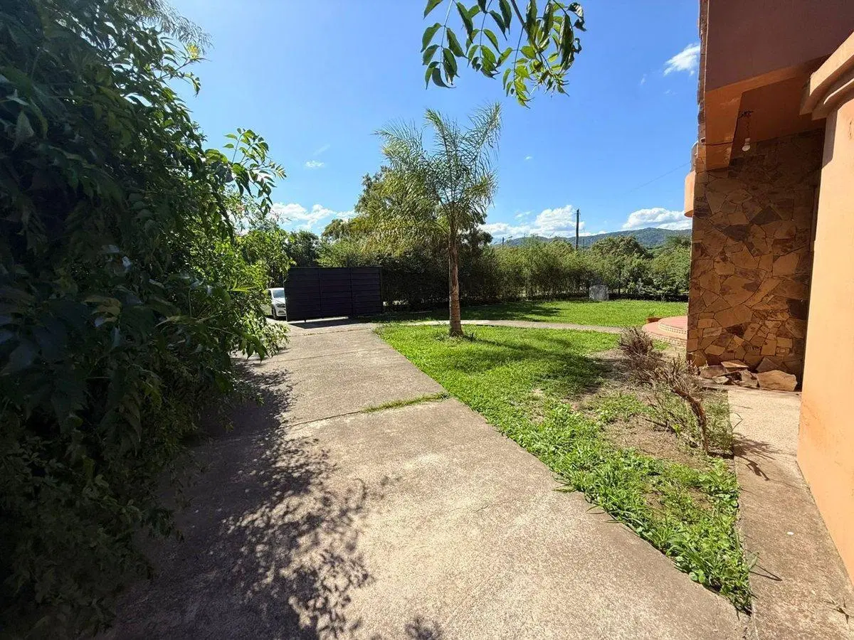 CASA 3 DORMITORIOS VENTA SAN LUIS CON PILETA 2