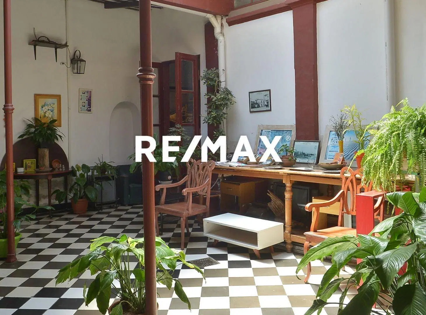 CASA EN VENTA 913M2 CALLE ESPAÑA CENTRO SALTA 4