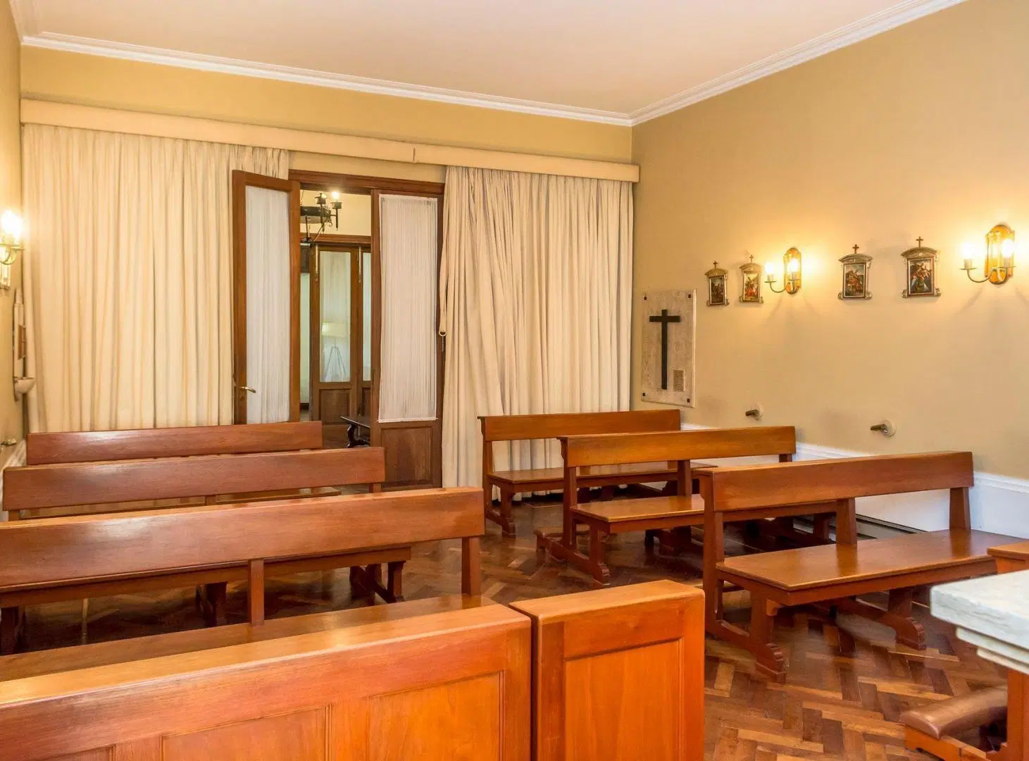 CASA 8 DORMITORIOS VENTA ZONA CENTRO APTO OFICINAS 5