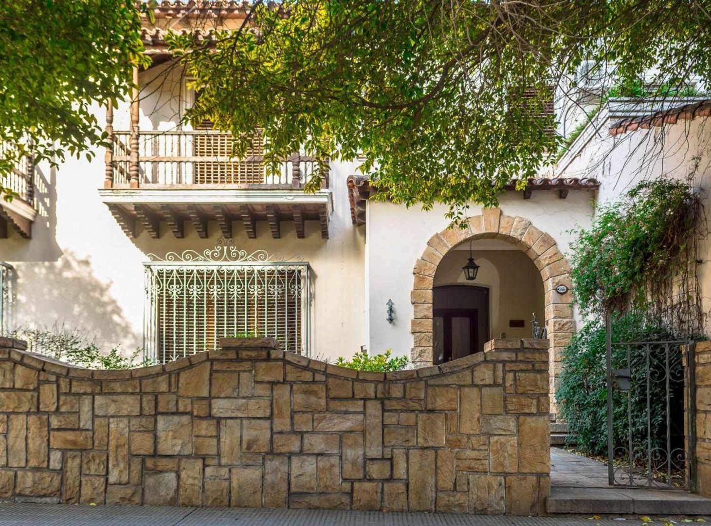 CASA 8 DORMITORIOS VENTA ZONA CENTRO APTO OFICINAS