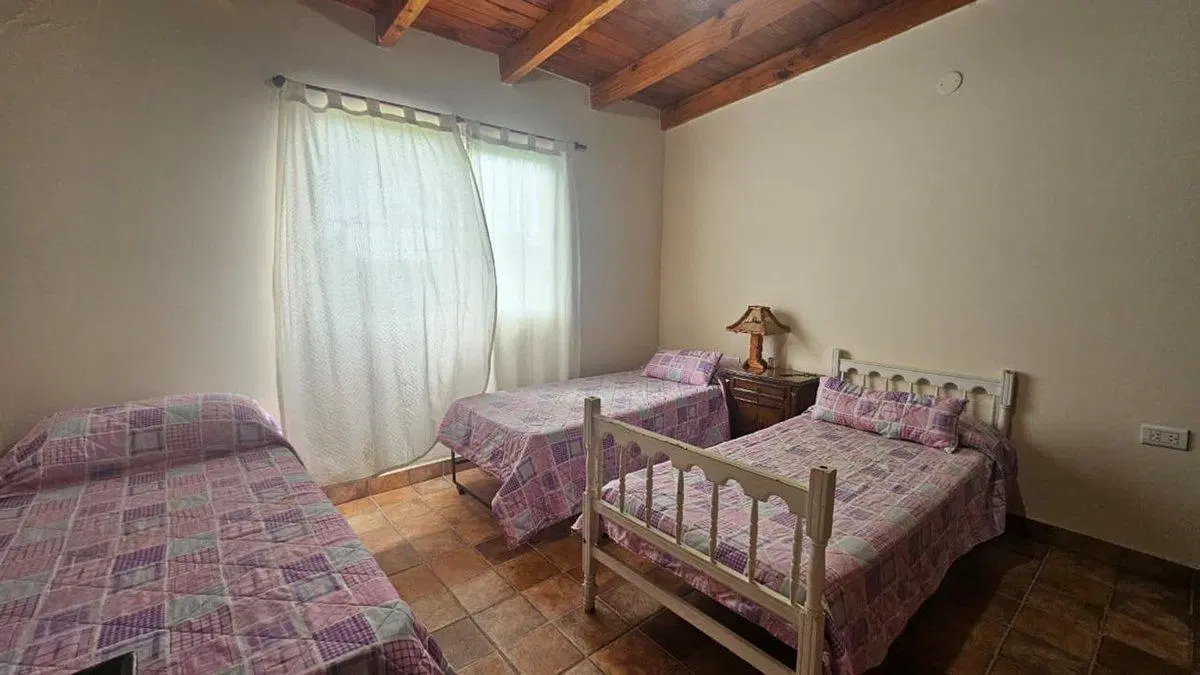 CASA EN VENTA CON PILETA EL ENCON 2 DORMITORIOS 4