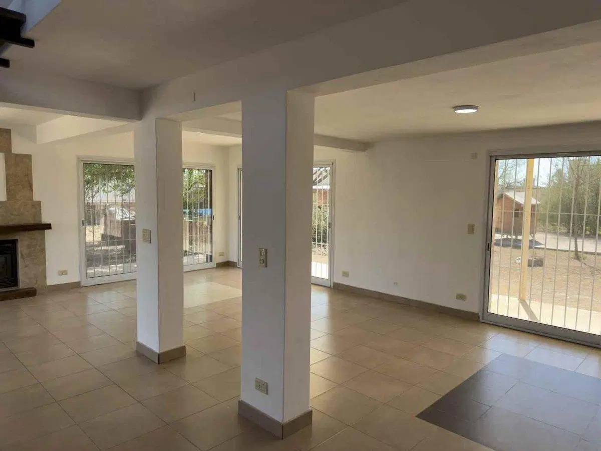 CASA ALQUILER CON PILETA LA SILLETA SALTA 3