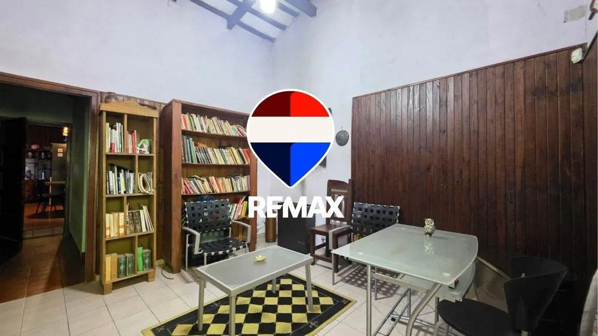 CASA VENTA AV. SARMIENTO MACROCENTRO 3 DORMITORIOS 2