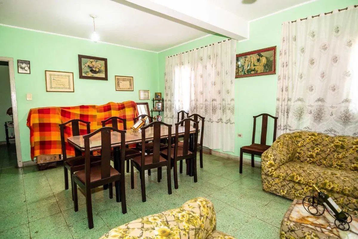 CASA VENTA 5 DORMITORIOS MACROCENTRO 4