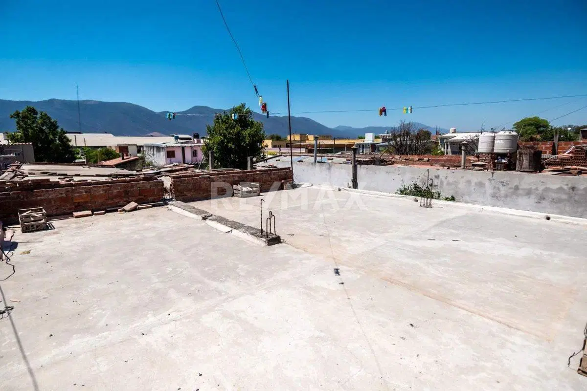 CASA VENTA 5 DORMITORIOS MACROCENTRO 3
