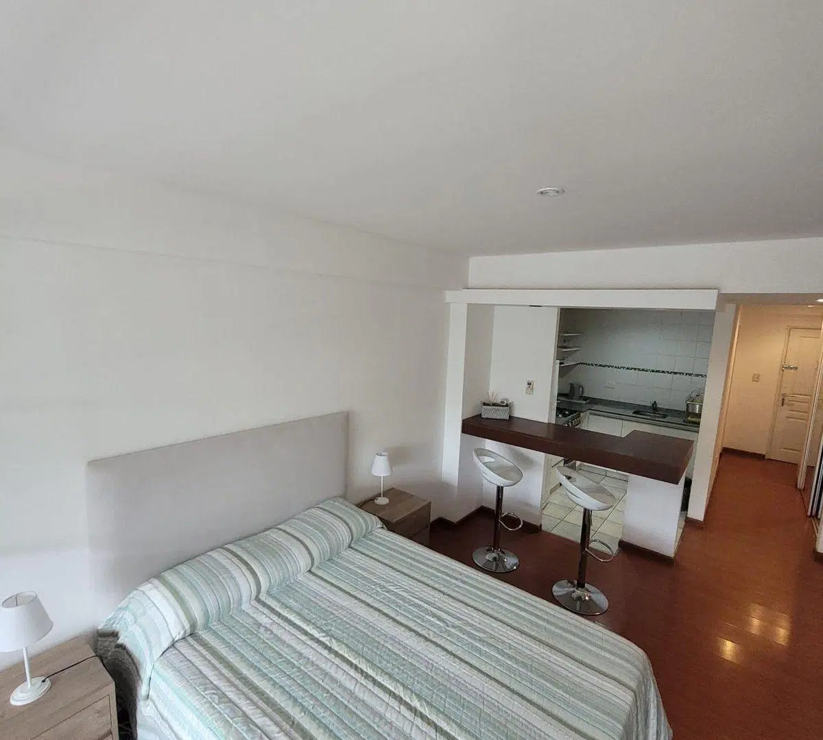 MONOAMBIENNTE AMOBLADO VENTA ZONA TRES CERRITOS 2