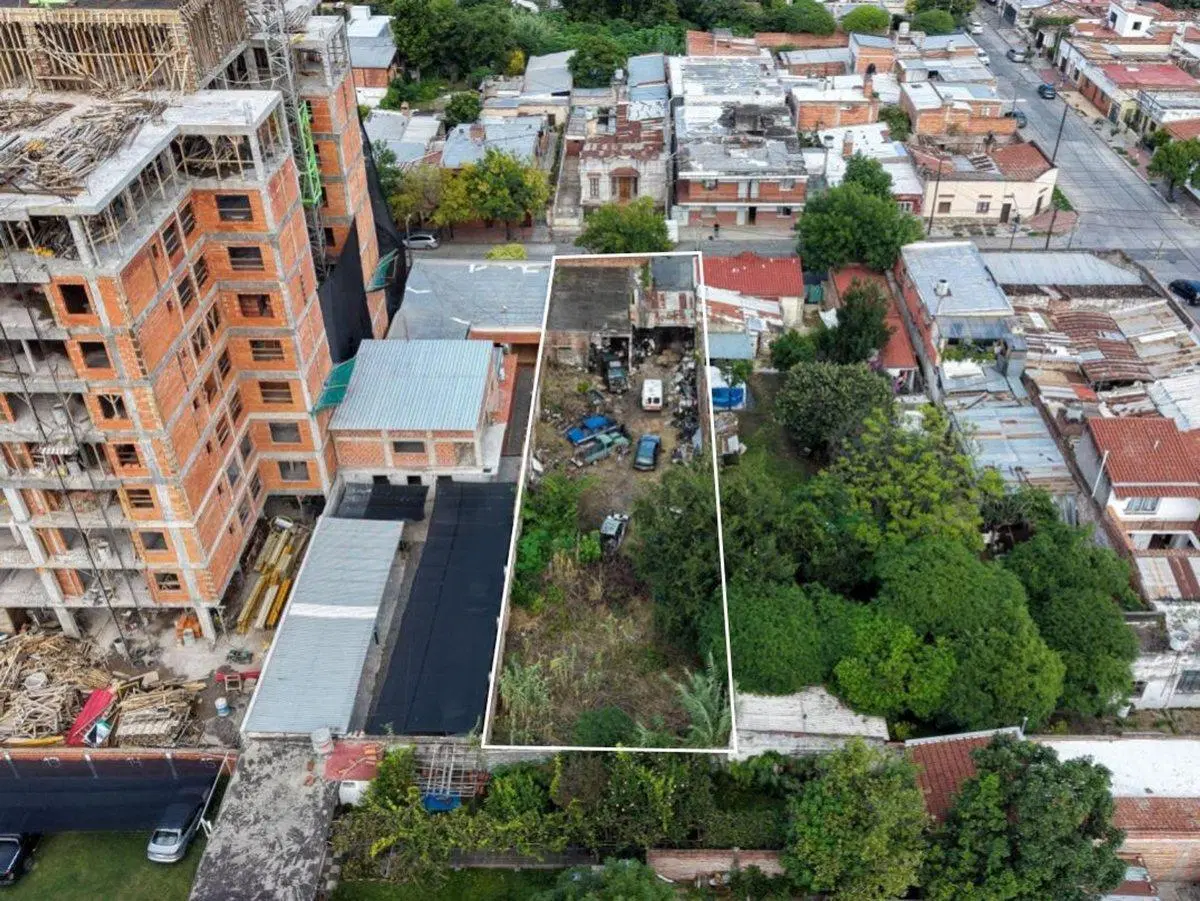 TERRENO CON CONSTRUCCION VENTA MACROCENTRO 3