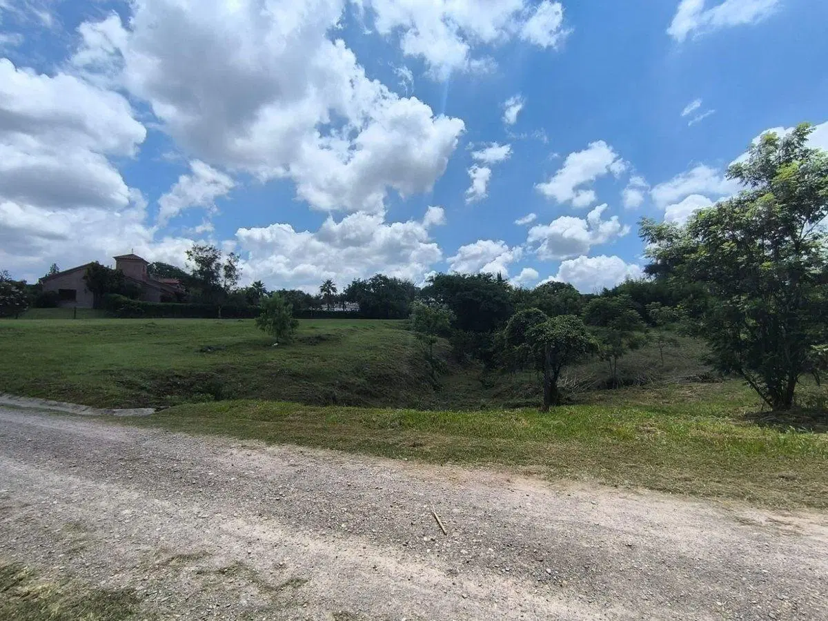 TERRENO EN VENTA CLUB DE CAMPO EL TIPAL 3.740 M2 4