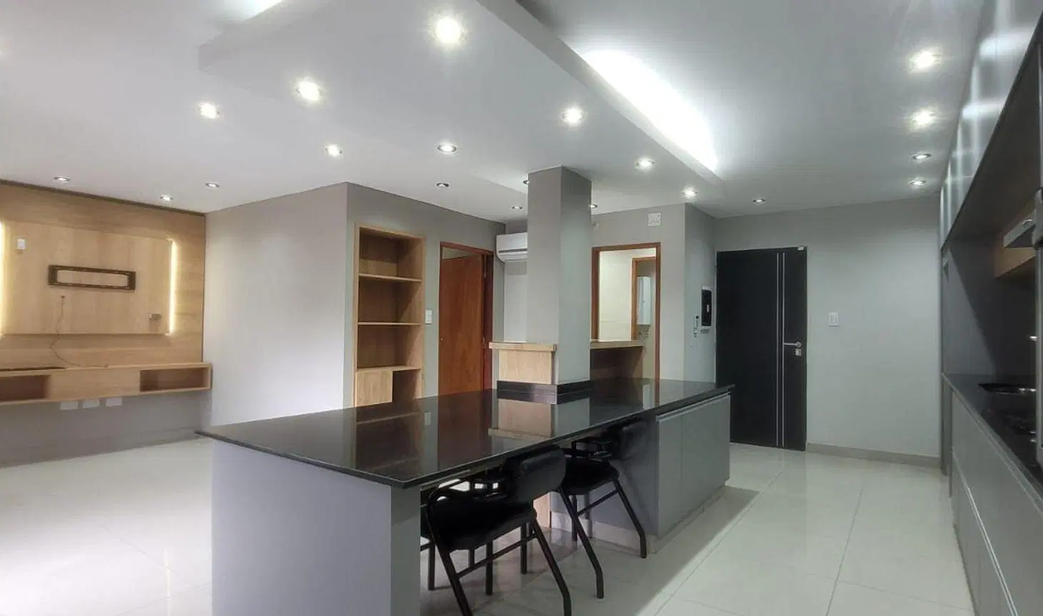 DEPARTAMENTO PISO EN VENTA MACROCENTRO 2