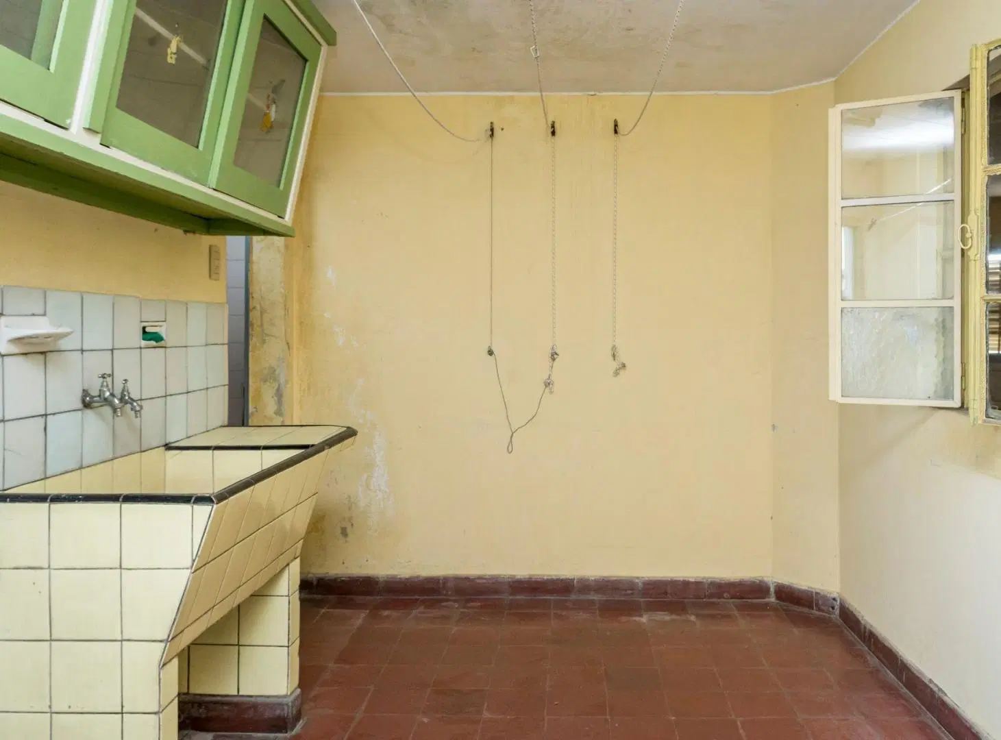 CASA 5 DORMITORIOS VENTA MACROCENTRO EN ESQUINA 8
