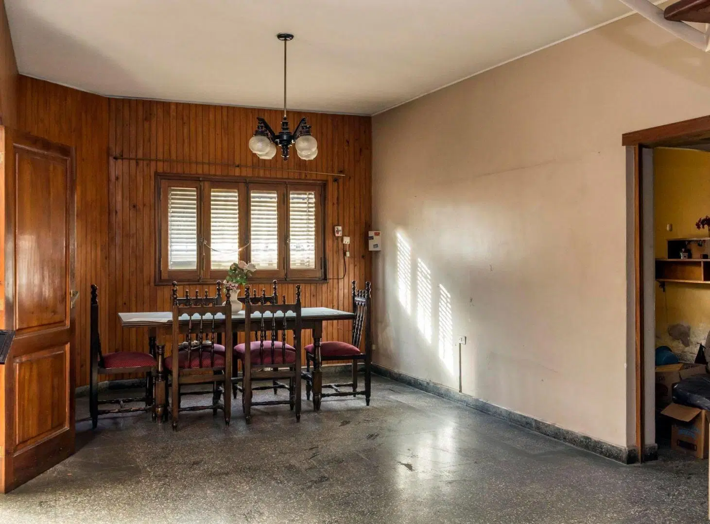 CASA 5 DORMITORIOS VENTA MACROCENTRO EN ESQUINA 2