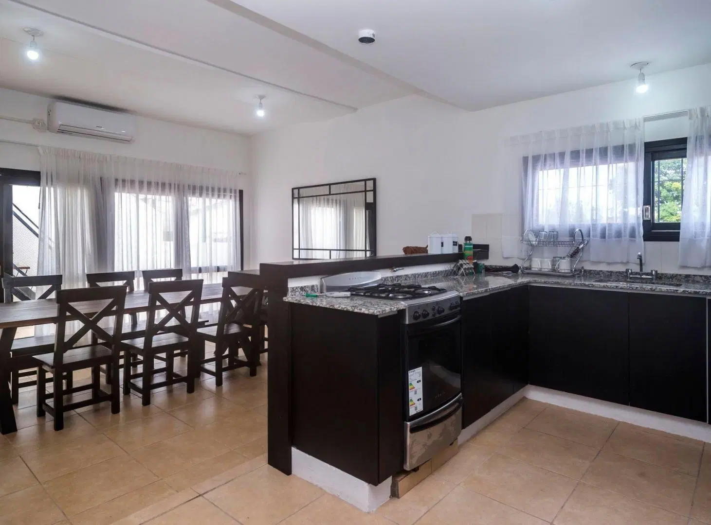 DEPARTAMENTO 5 DORMITORIOS VENTA MACROCENTRO 4