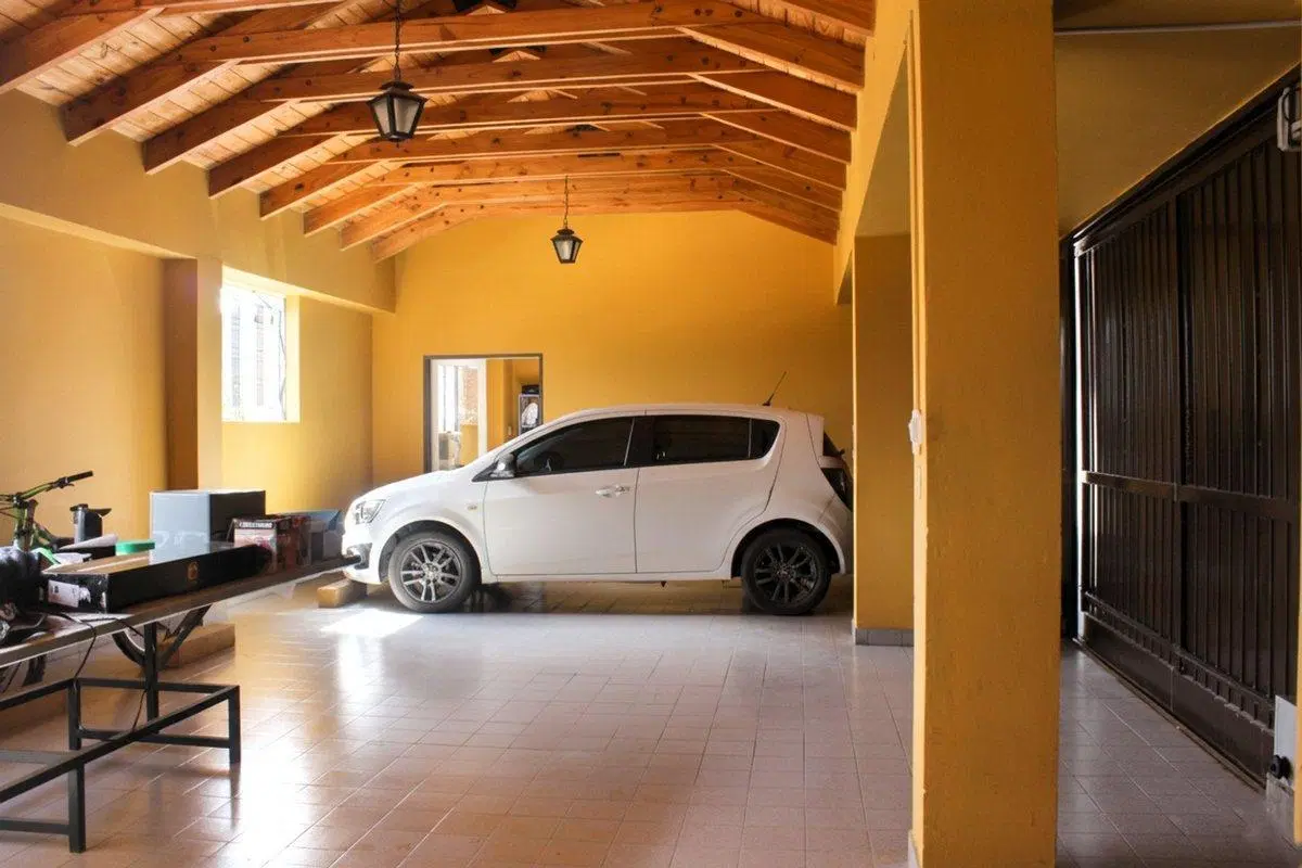 CASA 4 DORMITORIOS TRES CERRITOS CON PILETA 4
