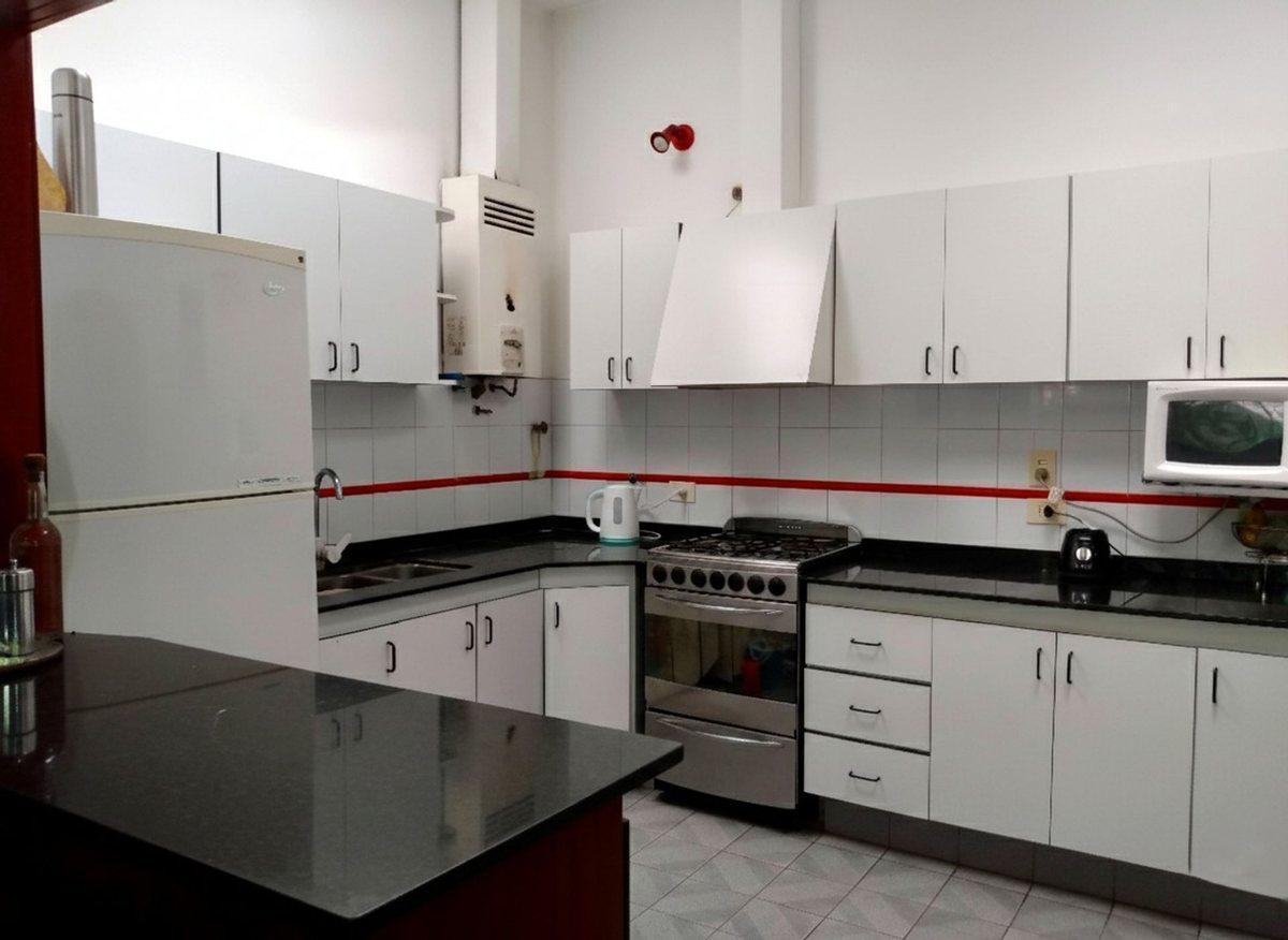 Foto de CASA 4 DORMITORIOS TRES CERRITOS CON PILETA, imagen 4