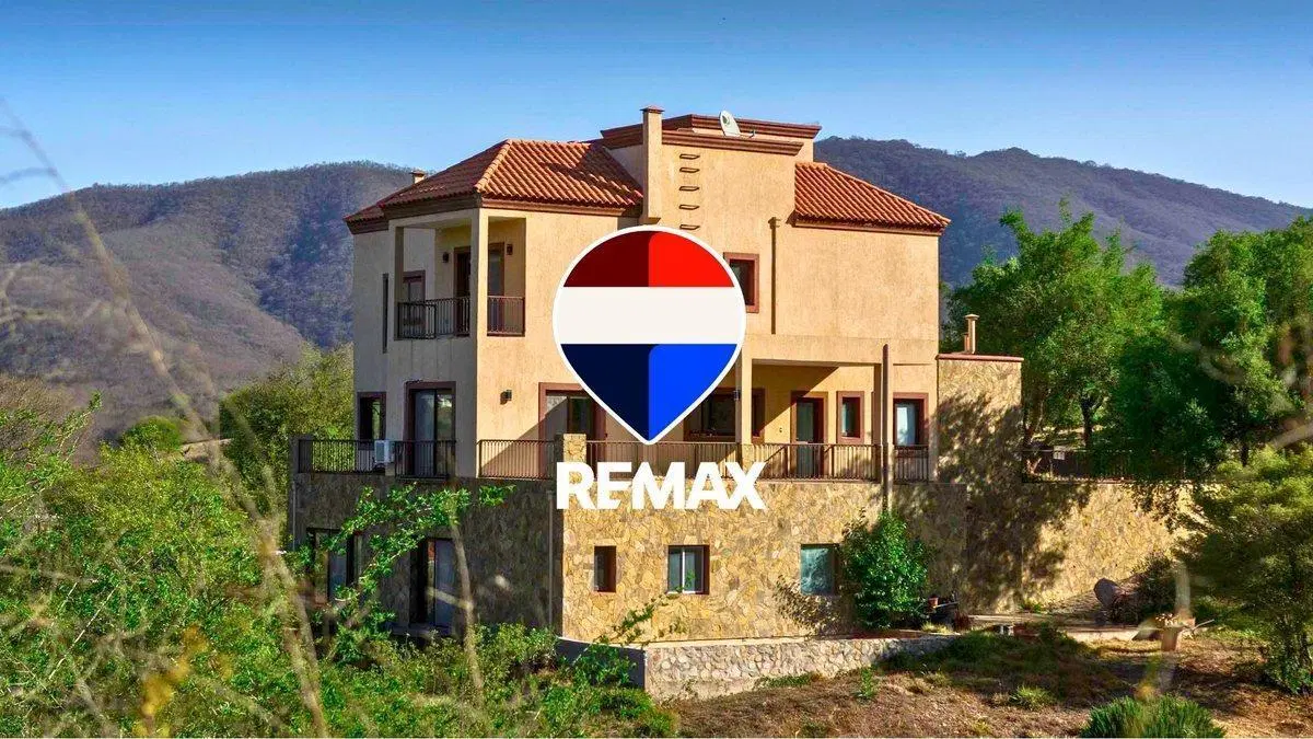 CASA 5 DORM VENTA LA LUCINDA CLUB DE CAMPO PILETA 2
