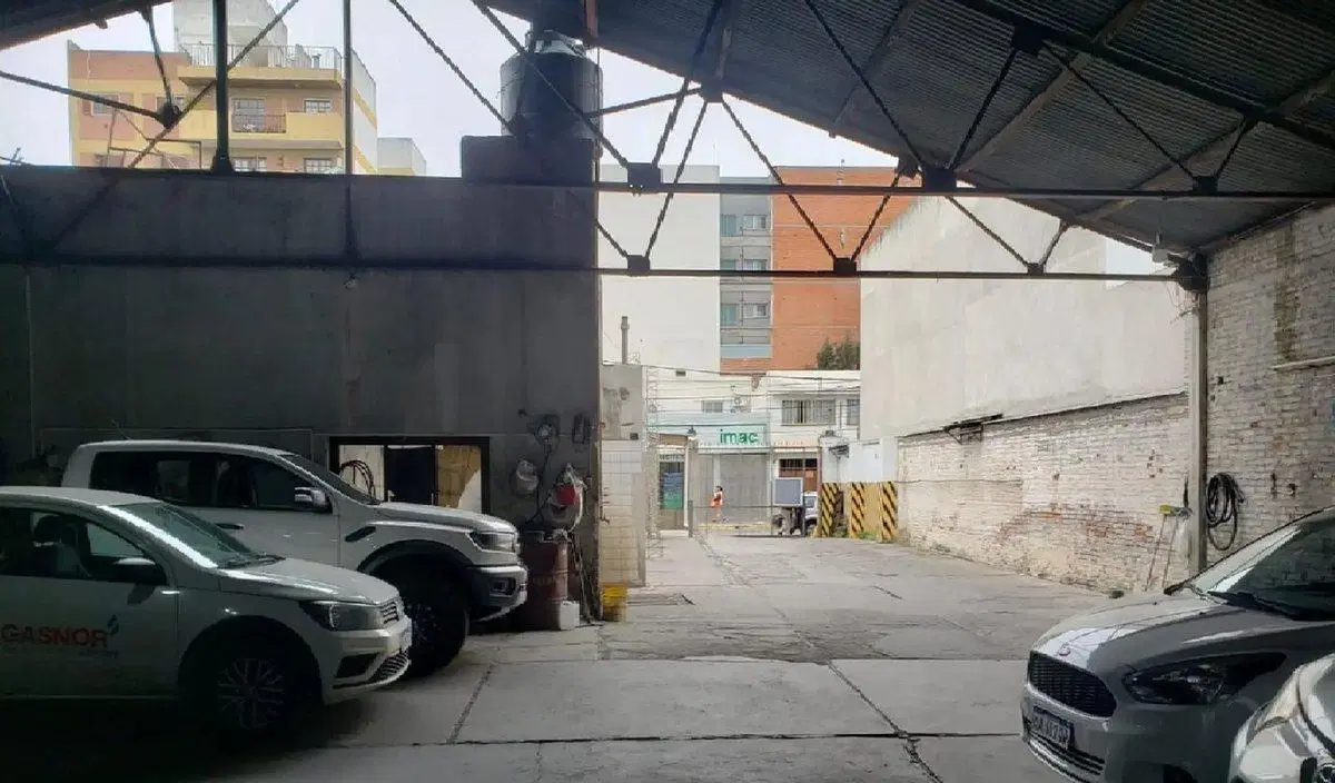 GALPON PLAYA DE ESTACIONAMIENTO VENTA MACROCENTRO 3