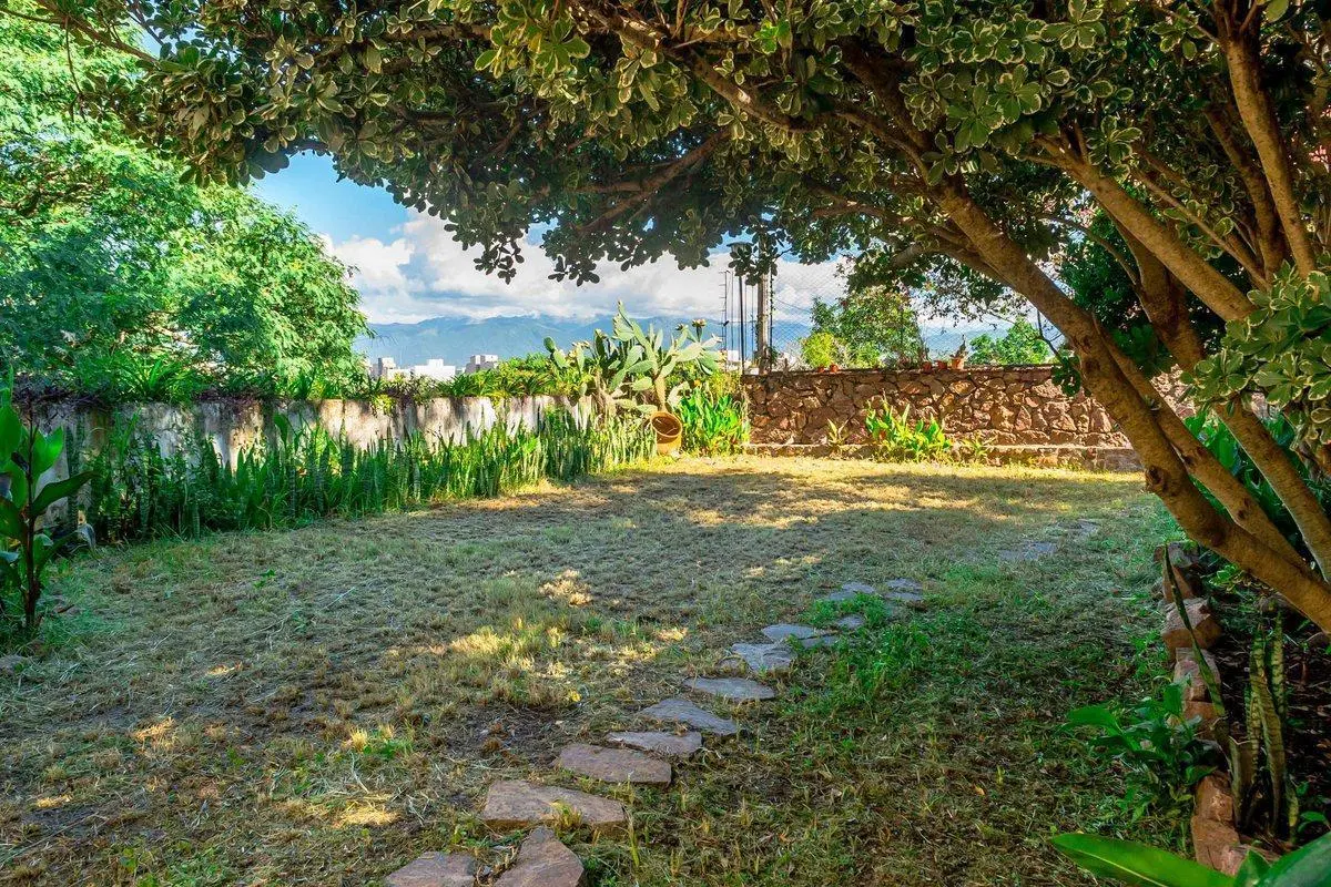 CASA VENTA ZONA MONUMENTO 6 DORMITORIOS 2