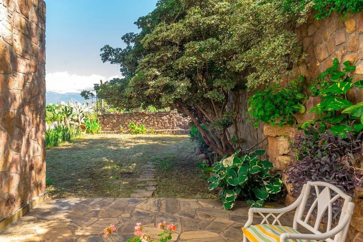 CASA VENTA ZONA MONUMENTO 6 DORMITORIOS 4
