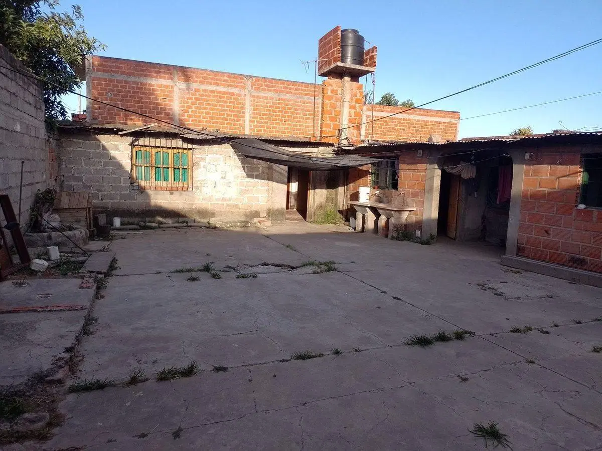 CASA VENTA VILLA ASUNCION ZONA OESTE EN ESQUINA 2