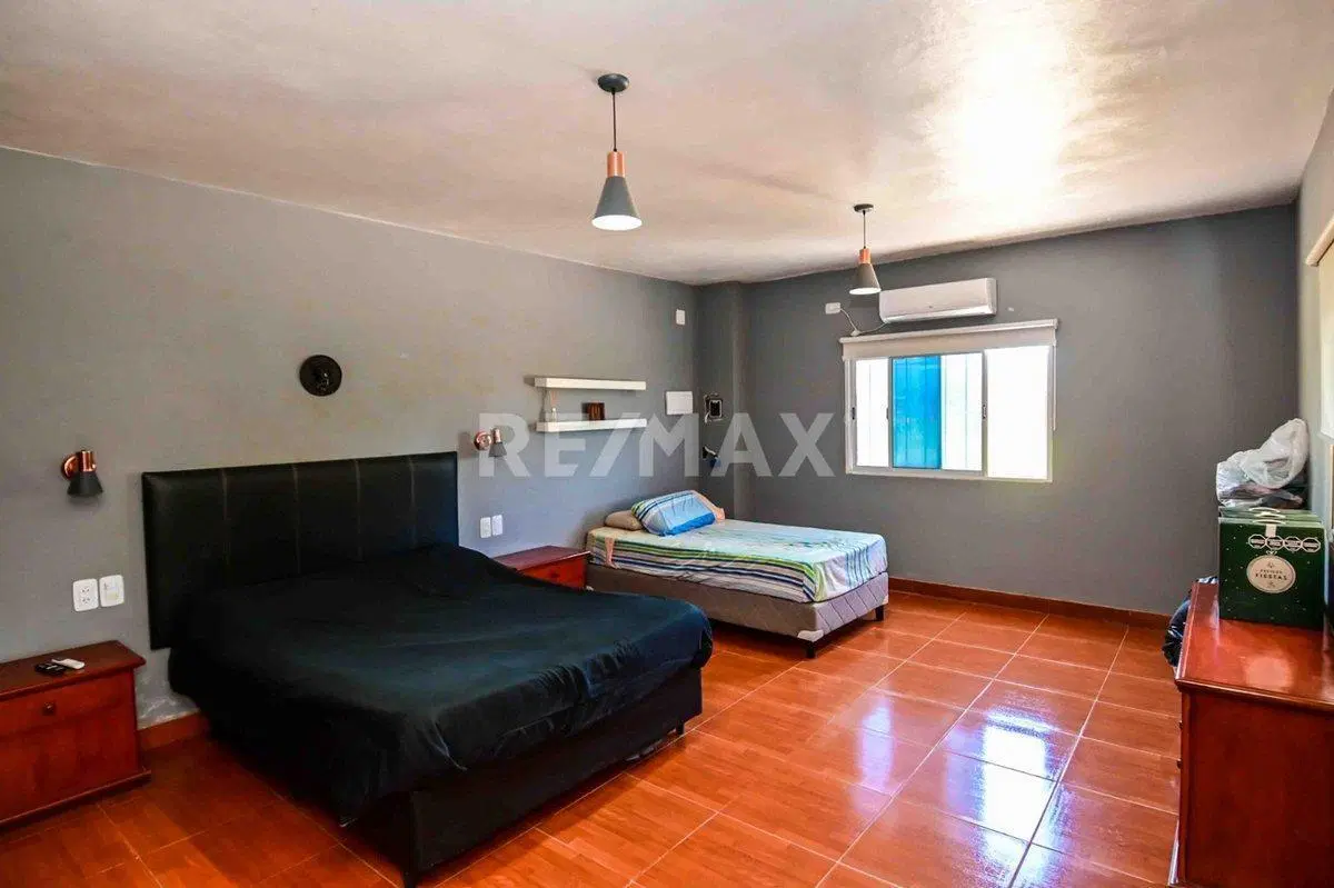 CASA VENTA O PERMUTA B LA ALDEA 2 DOM CON PILETA 5