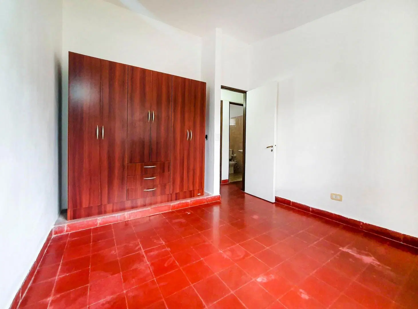CASA VENTA CIUDAD DEL MILAGRO ZONA UNSA 3 DORM 5