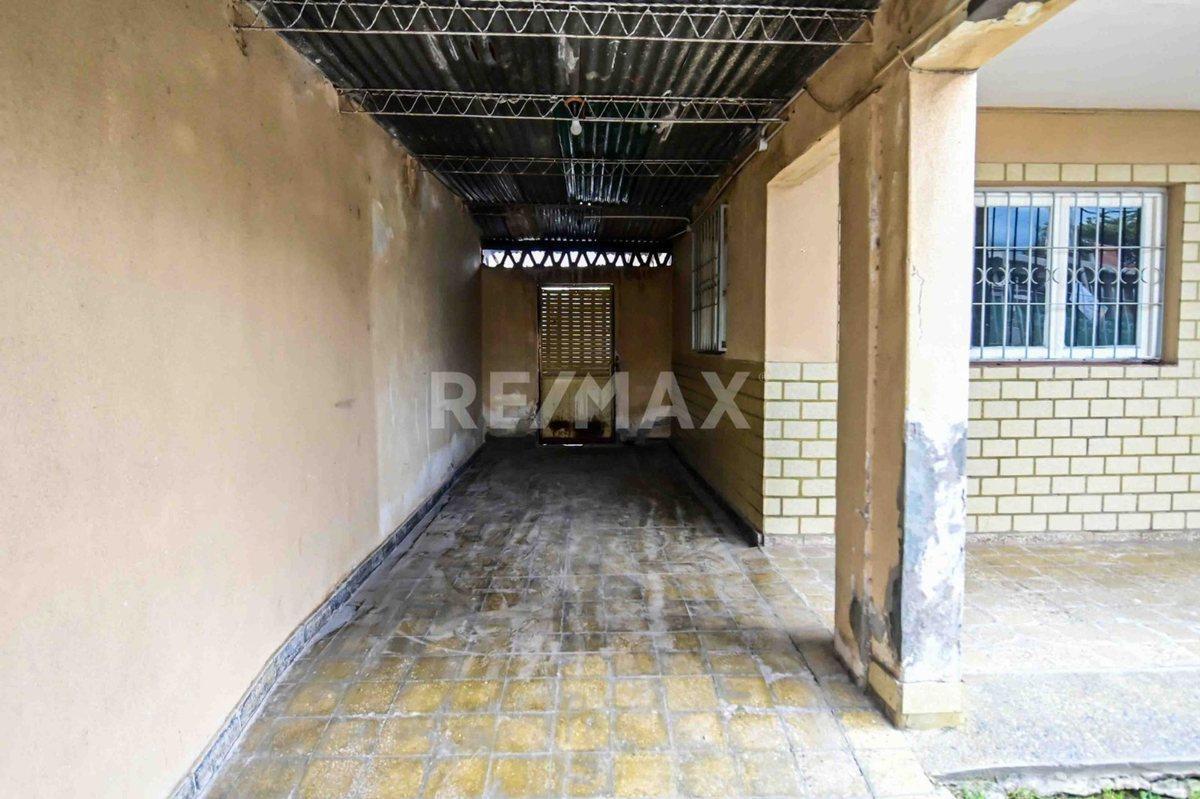 CASA 3 DORMITORIOS EN VENTA B° EL TRIBUNO ZONA SUR