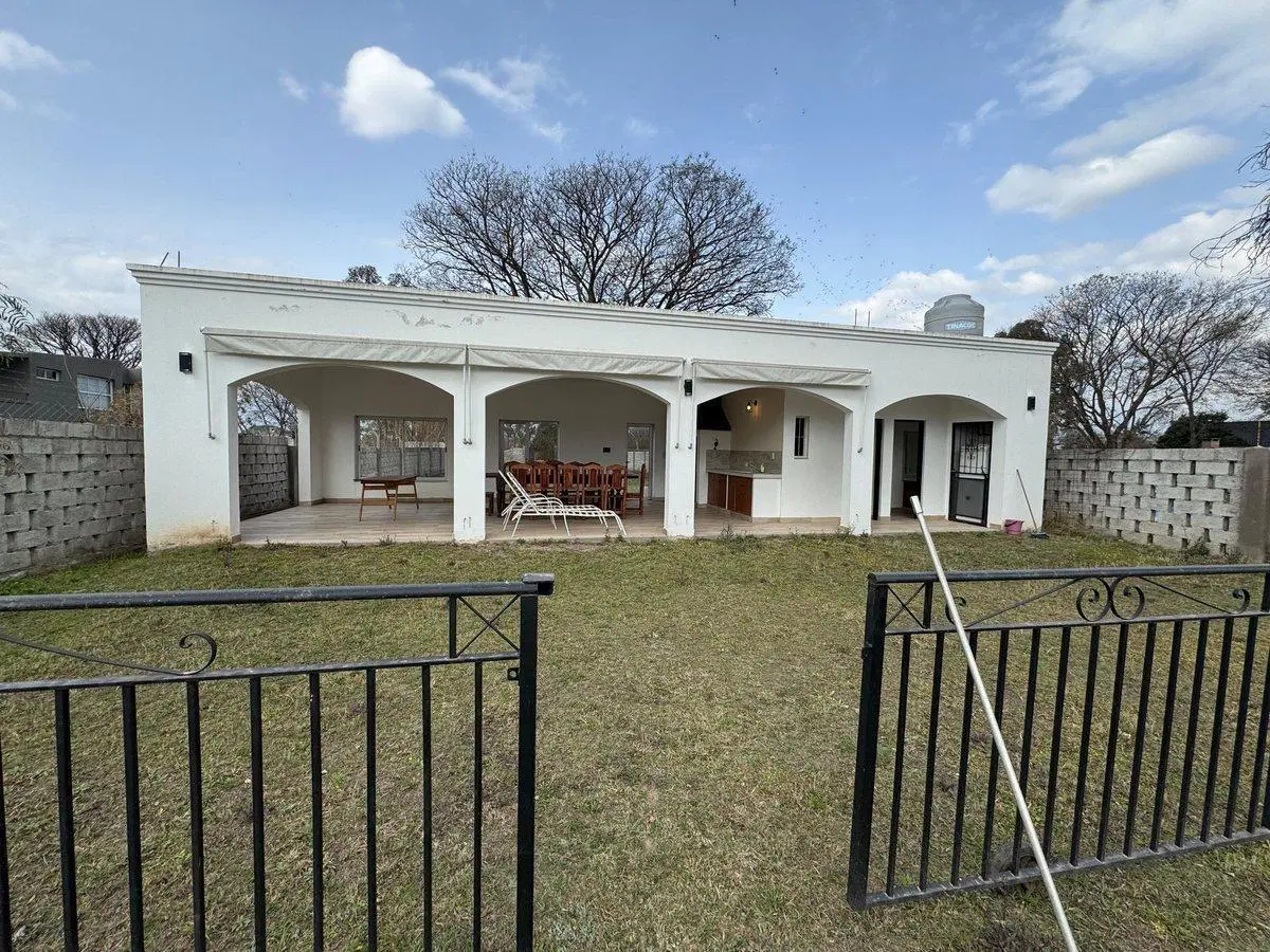 QUINCHO VENTA CON PILETA + 1 DORMITORIO LA SILLETA 5